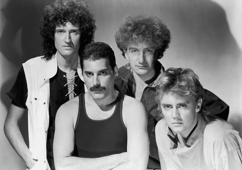 Queen – The Discography (15 Studio, 11 Live, 13 Compilation, 63 Singles, 2 Collaboration, 7 Box Set, 243 issues, 336 CD) – 1973-2015, FLAC (image+.cue)